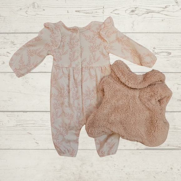 Jessica Simpson Printed Ruffle Jumpsuit with Fuzzy Vest size 3-6m - Picture 2 of 3